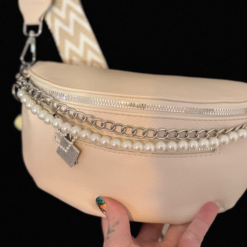 Elegant Cream Chain-Embellished Women's Bag